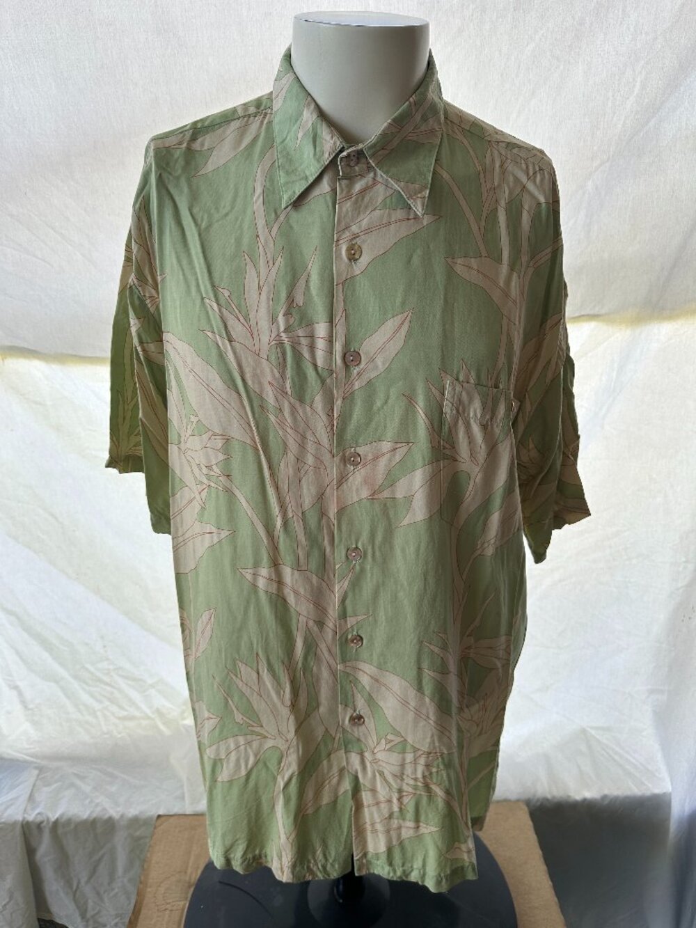 Tori Richard Men's Green Beige Floral Hawaiian Shirt XL Viscose - Picture 1 of 6